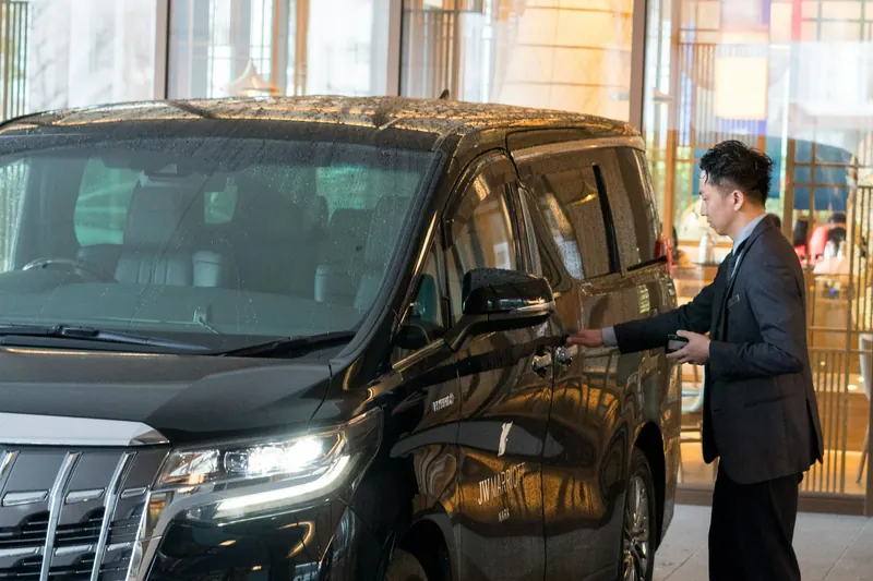 Luxury & premium vehicles